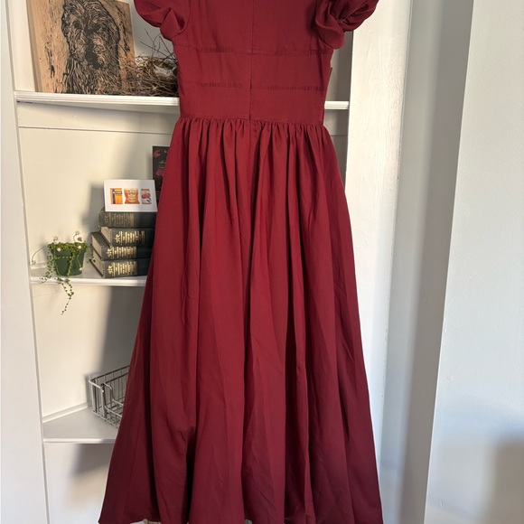 Elegant Burgundy Maxi Dress - Picture 4 of 4